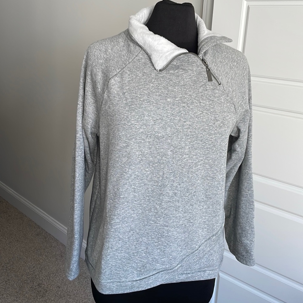 NWOT sweatshirt